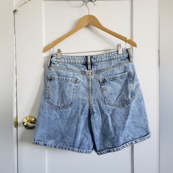 Love Culture Distressed Denim Shorts - Light Blue Size 7 - Picture 3 of 3